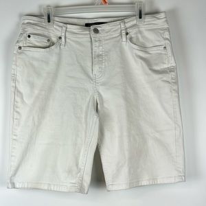 CALVIN KLEIN™️ Women's Size 12 White Denim Shorts